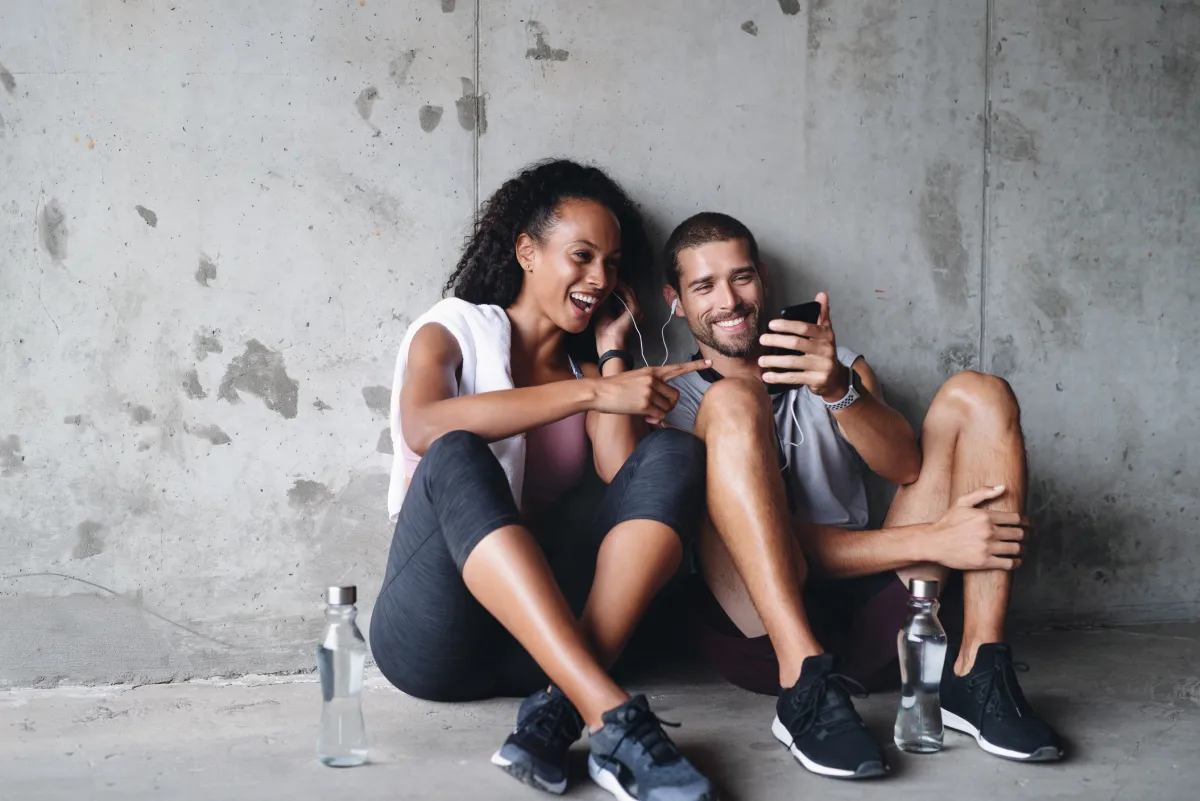 para młodych sportowców odpoczywa po treningu full body worout